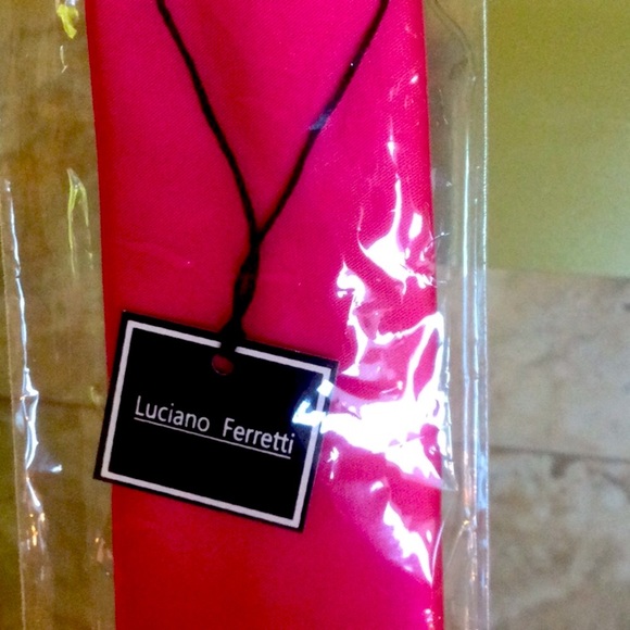 - Luciano Ferretti skinny 100% silk tie NWT - Picture 3 of 5